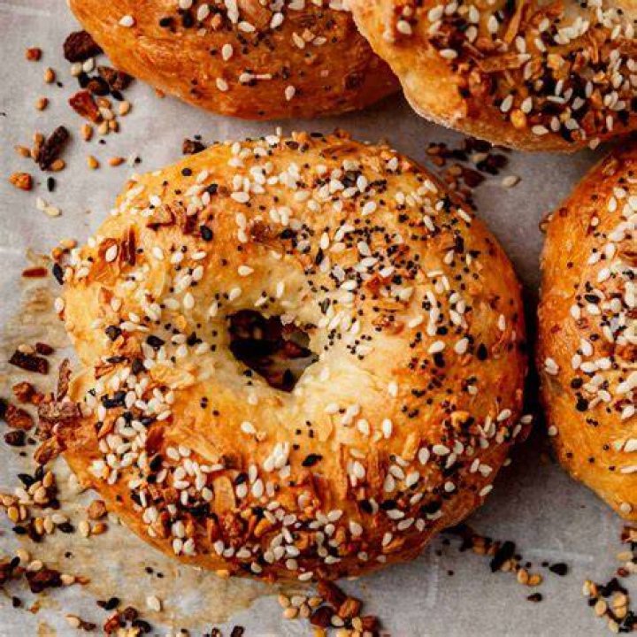 4-Ingredient ‘Before-Bed’ Overnight Bagel Recipe